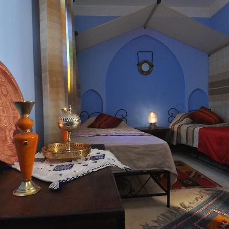 Riad La Famille Marrakesh Exterior photo