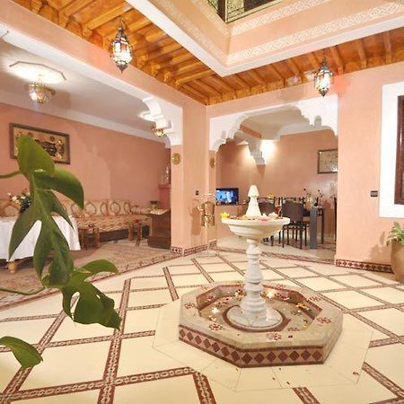 Riad La Famille Marrakesh Exterior photo