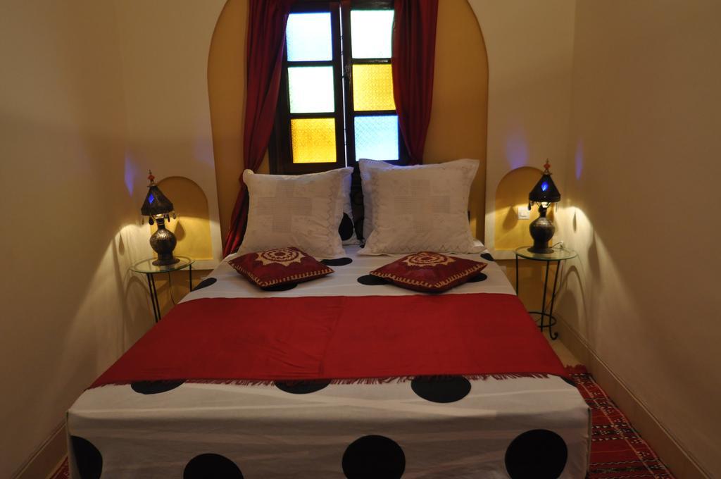 Riad La Famille Marrakesh Room photo