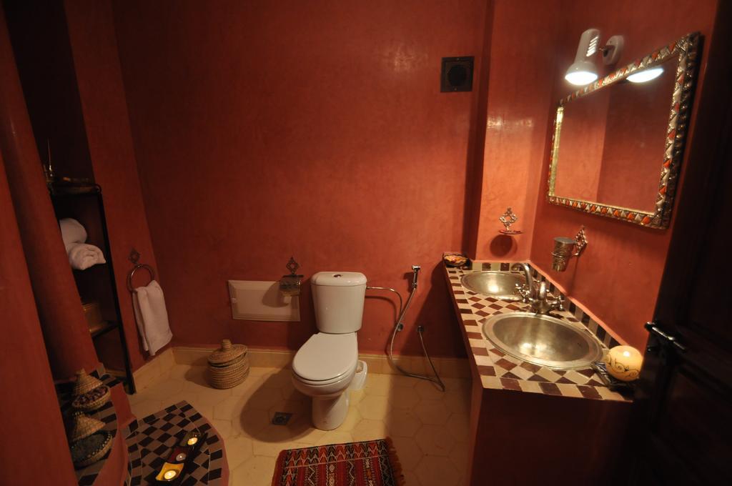Riad La Famille Marrakesh Room photo