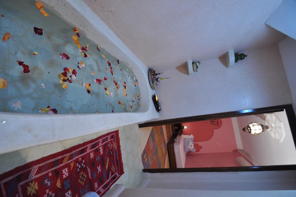 Riad La Famille Marrakesh Exterior photo
