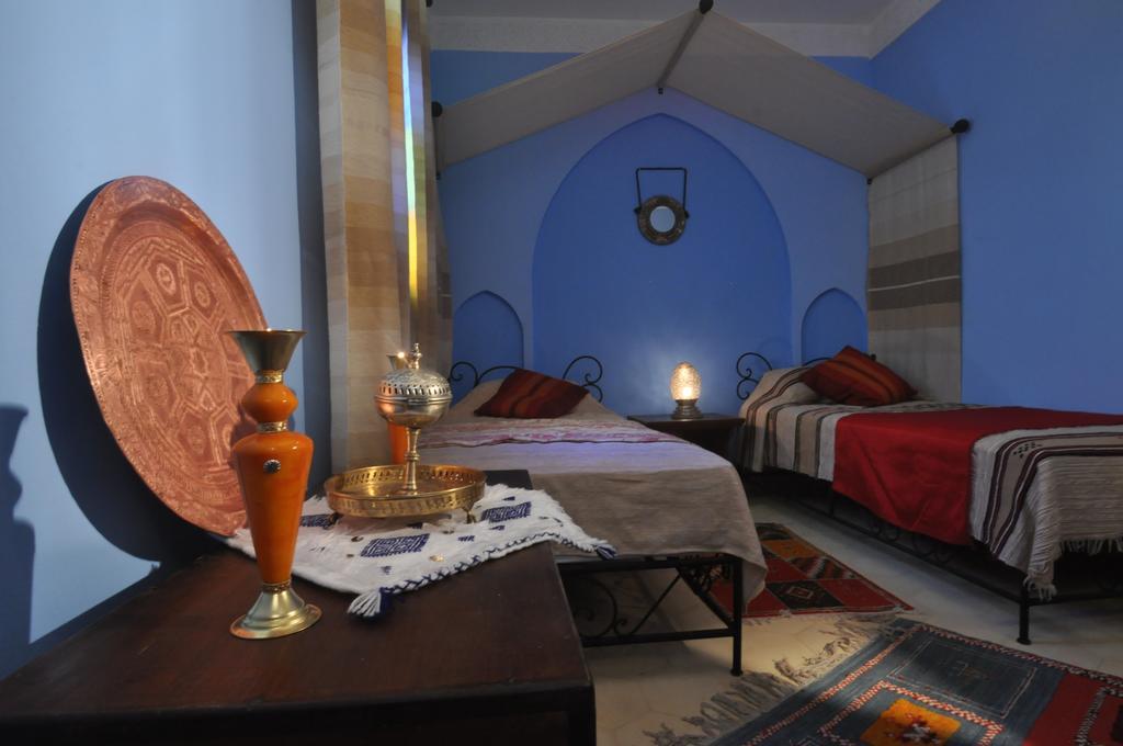 Riad La Famille Marrakesh Exterior photo