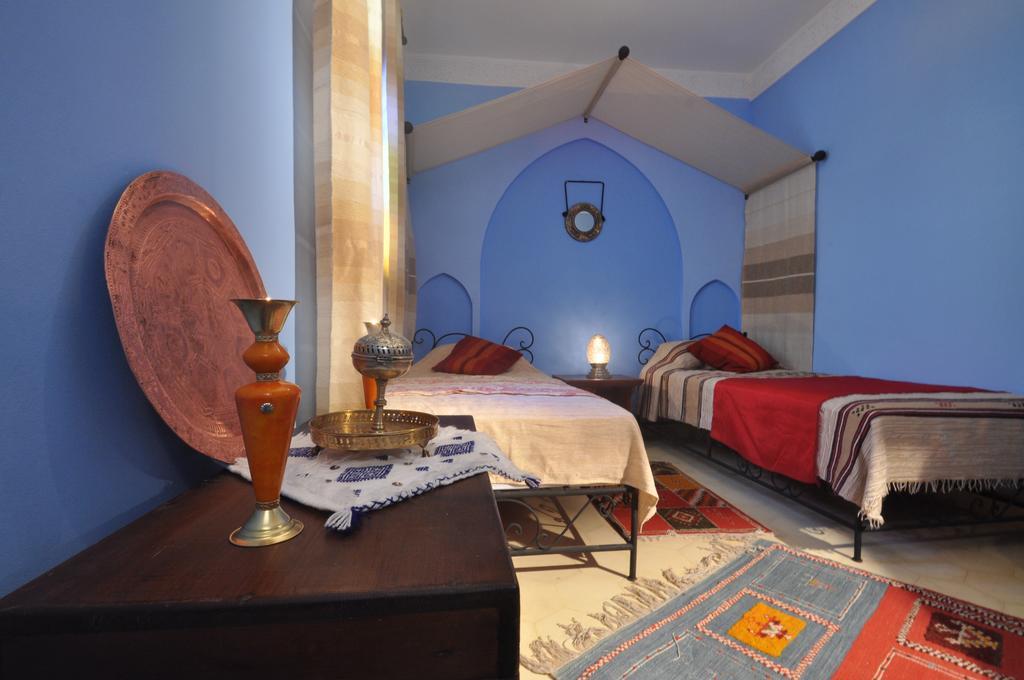 Riad La Famille Marrakesh Exterior photo